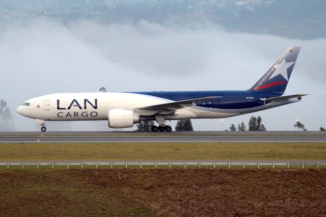 Boeing 777-200 (N776LA) - After landing on a foggy morning in Quitos new airport.