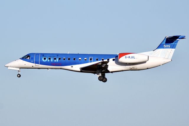 Embraer ERJ-135 (G-RJXL)