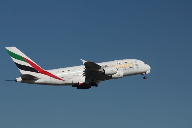 Airbus A380-800 (A6-EDZ)