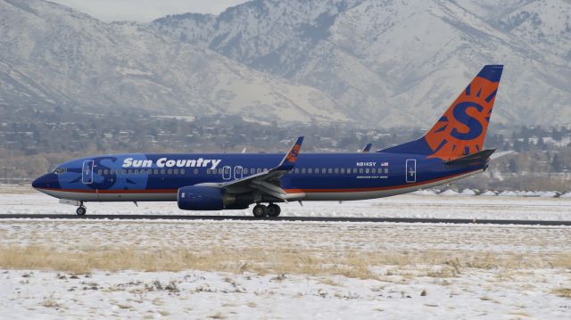 Boeing 737-800 (N814SY)