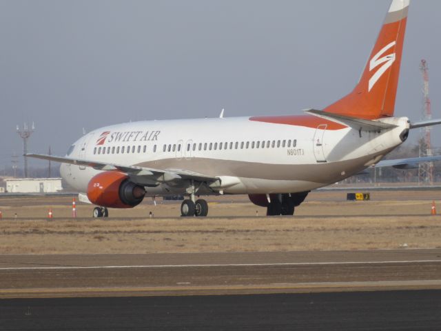 BOEING 737-400 (N801TJ)