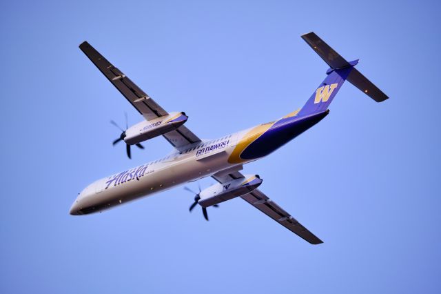 de Havilland Dash 8-400 (N435QX)