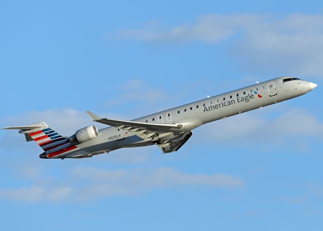 Canadair Regional Jet CRJ-900 (N926LR)