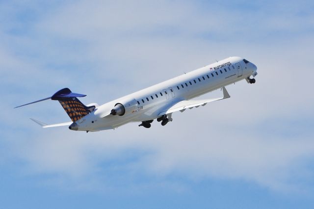 Canadair Regional Jet CRJ-900 (C-GIAW)