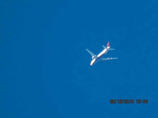 Airbus A220-100 (N101DU)