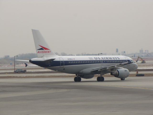 Airbus A319 (N745VJ)