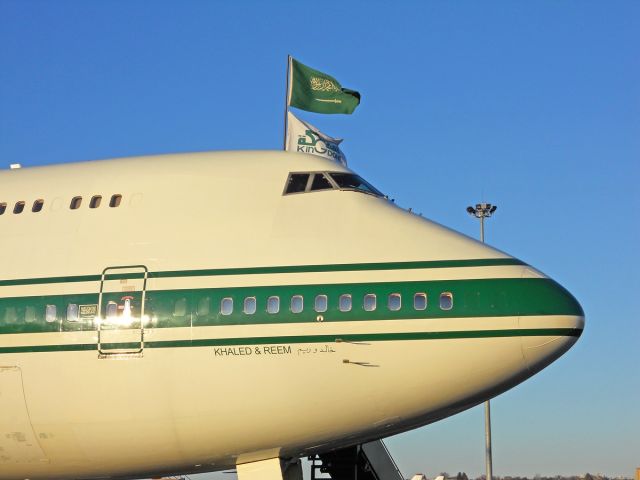 Boeing 747-400 (HZ-WBT7)