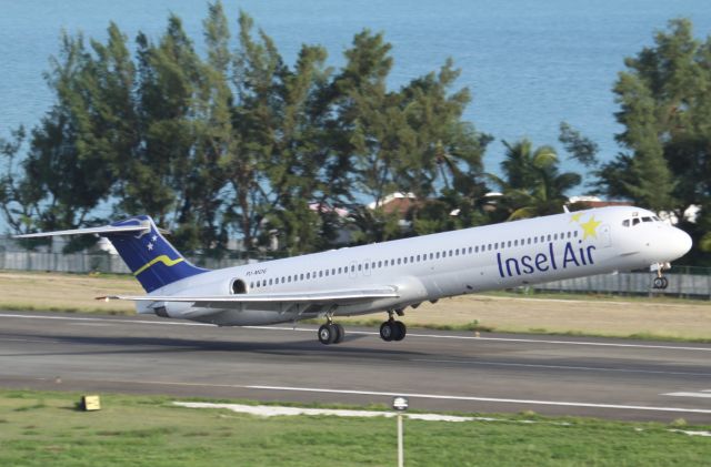 McDonnell Douglas MD-83 (PJ-MDE)