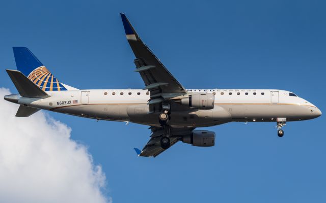 Embraer 175 (N603UX) - ExpressJet 4373 arriving at CVG after the hour flight from Chicago.