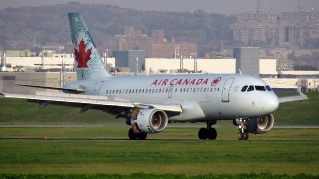 Airbus A319 (C-FYJG)