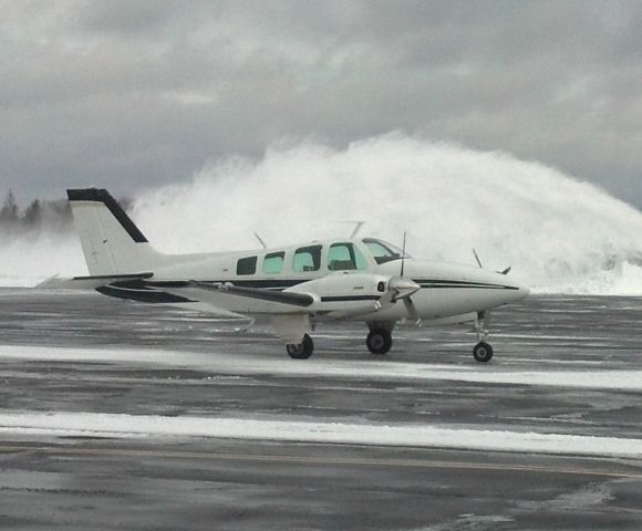 Beechcraft Baron (58) (N11EC)