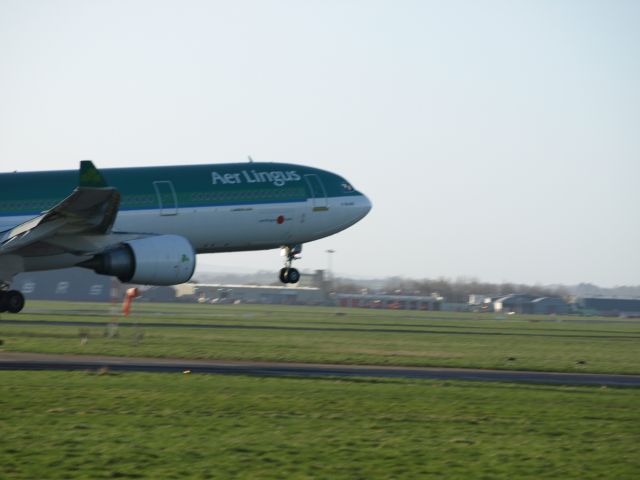 Airbus A330-300 (EI-CRK)