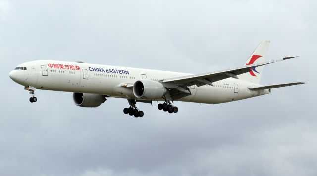 BOEING 777-300ER (B-2002) - Short Final To Rwy 16R