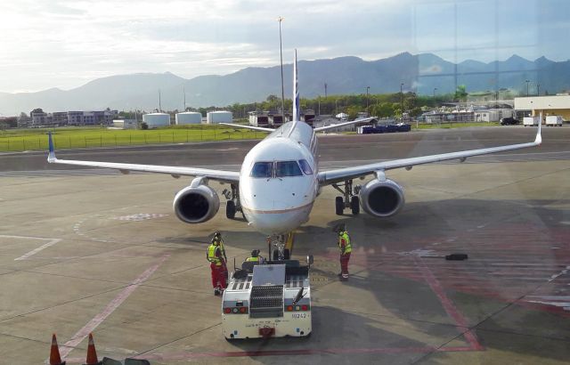 Embraer ERJ-190 (HP-1557CMP)