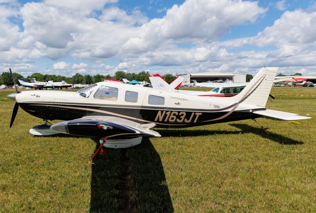 Piper Saratoga (N163JT)