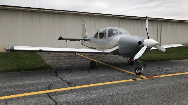 Vans RV-10 (N520KB)