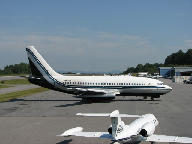 Boeing 737-700 (N147AW)