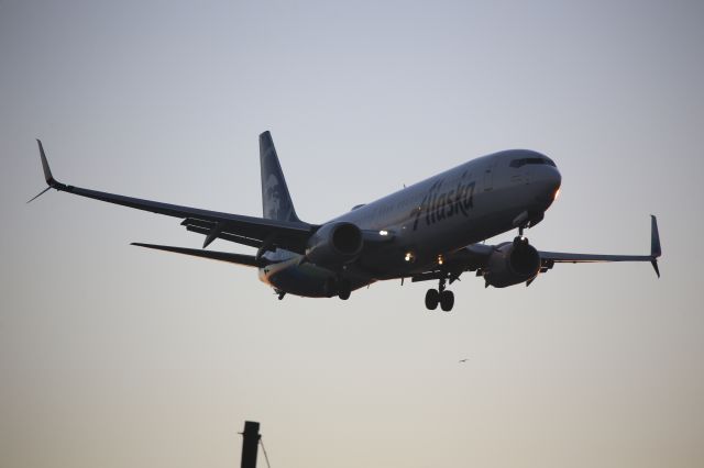Boeing 737-900 (N471AS)
