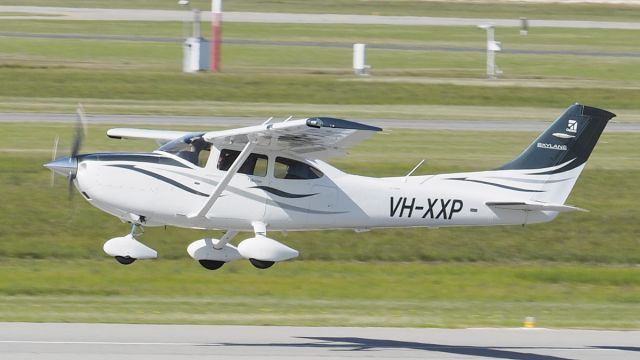 Cessna Skylane (VH-XXP) - Cessna 182T. VH-XXP Jandakot airport 06/09/19.