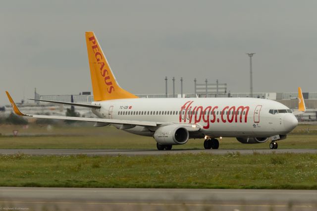 Boeing 737-700 (TC-IZB) - Taxie before takeoff, Copenhagen Sep 2015