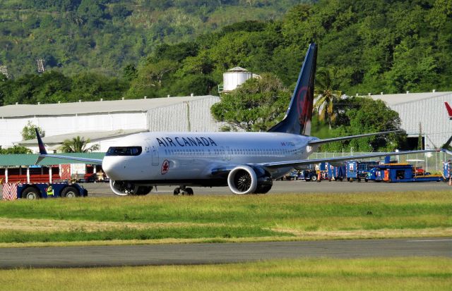 Boeing 737 MAX 8 (C-FSEQ)