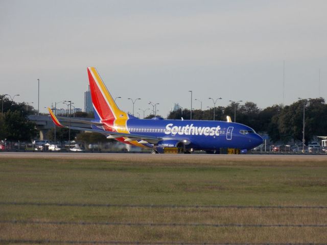 Boeing 737-700 (N743SW) - Southwest Airlines 737-700 Departing 17R KAUS