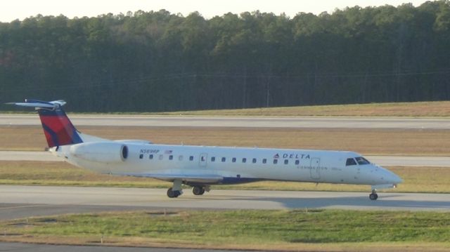 Embraer ERJ-145 (N574RP)