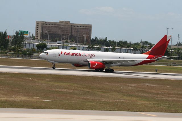 Airbus A330-200 (N332QT)