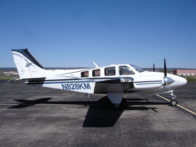 Beechcraft Baron (58) (N828KM)