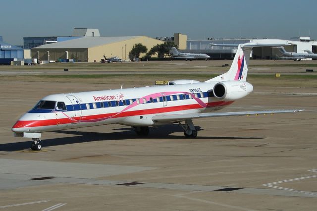 Embraer ERJ-145 (N696AE)