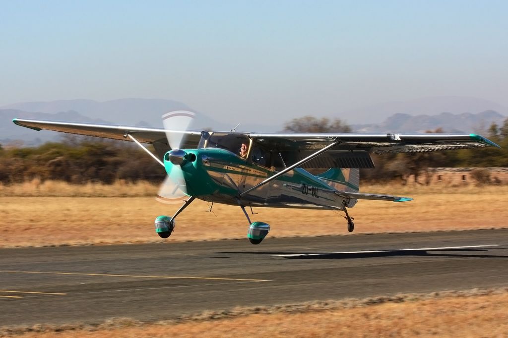 Cessna 170 (ZU-VAL)