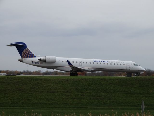 Canadair Regional Jet CRJ-700 (N743SK)
