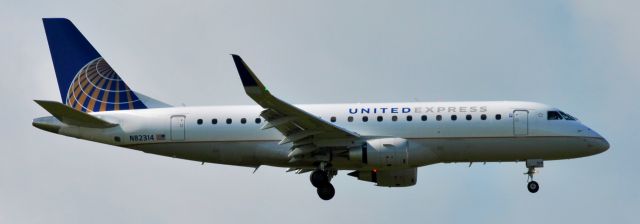 Embraer 170/175 (N82314)