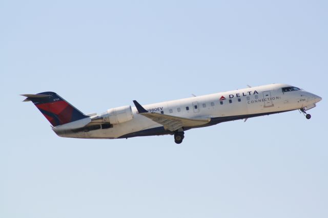 Canadair Regional Jet CRJ-200 (N980EV)