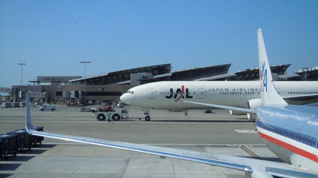 Boeing 777-200 (JA741J)