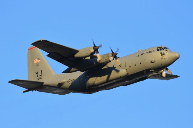 Lockheed C-130 Hercules (74-2067) - US-Air Forcebr /(21/11/2013)