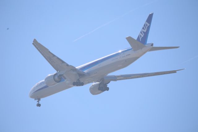 BOEING 777-300ER (JA794A)