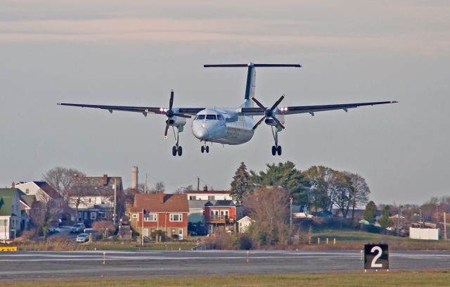 de Havilland Dash 8-300 (C-FMDW)