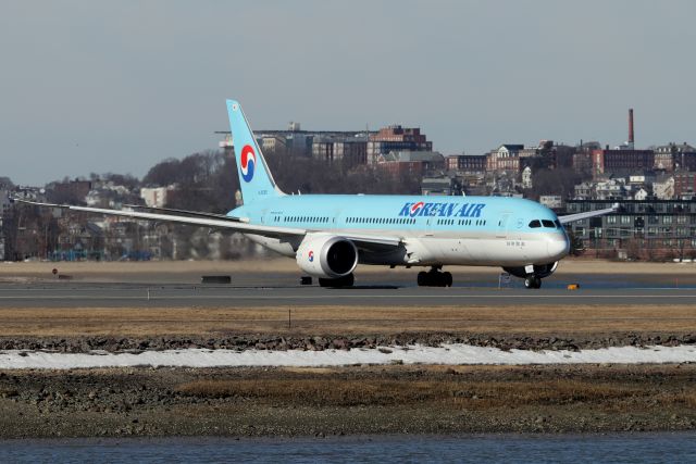 Boeing 787-8 (HL8085) - 'Koreanair 092' lining up for 22L