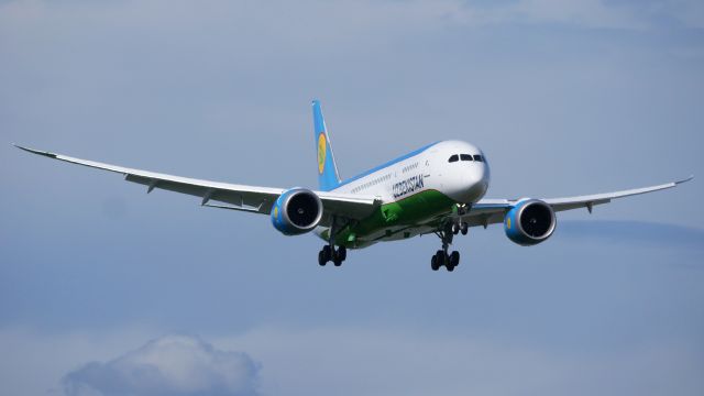 Boeing 787-8 (UK-78703) - BOE698 on final to Rwy 16R to complete a C1 flight on 5.4.18. (ln 652 / cn 37982).