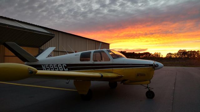 Beechcraft 35 Bonanza (N5958C)