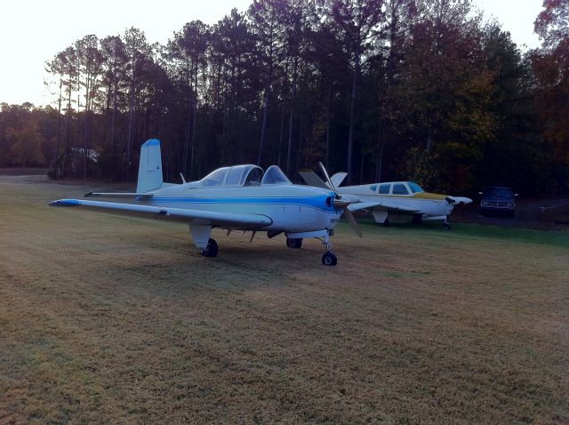 Beechcraft Mentor (N8056E)