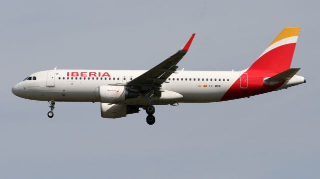 Airbus A320 (EC-MDK)