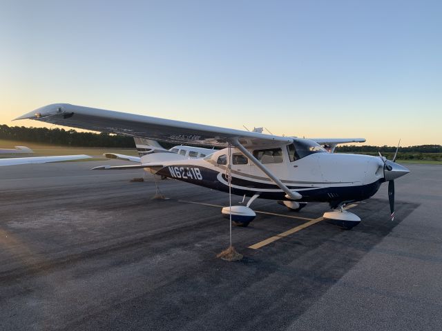 Cessna 206 Stationair (N6241B)