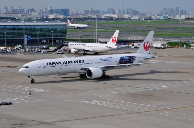 BOEING 777-300 (JA740J) - 2014/7/12