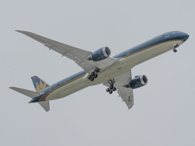 BOEING 787-10 Dreamliner (VN-A873)