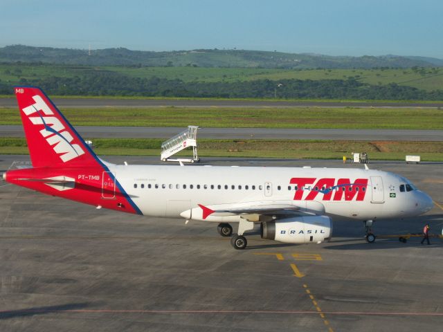 Airbus A319 —