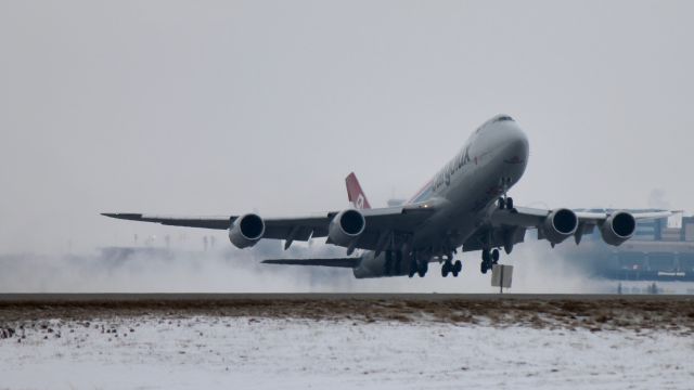 BOEING 747-8 —