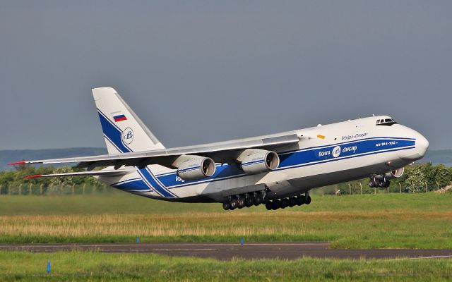 Antonov An-124 Ruslan (RA-82077) - volga-dnepr an-124-100 ra-82077 dep shannon for the nasa shuttle landing facility in titusville florida 17/5/18.