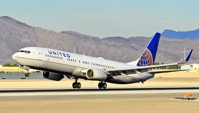 Boeing 737-900 (N75428) - N75428 United Airlines  Boeing 737-924ER C/N 31633 -   Las Vegas - McCarran International (LAS / KLAS) USA - Nevada, October 14, 2011 Photo: Tomás Del Coro